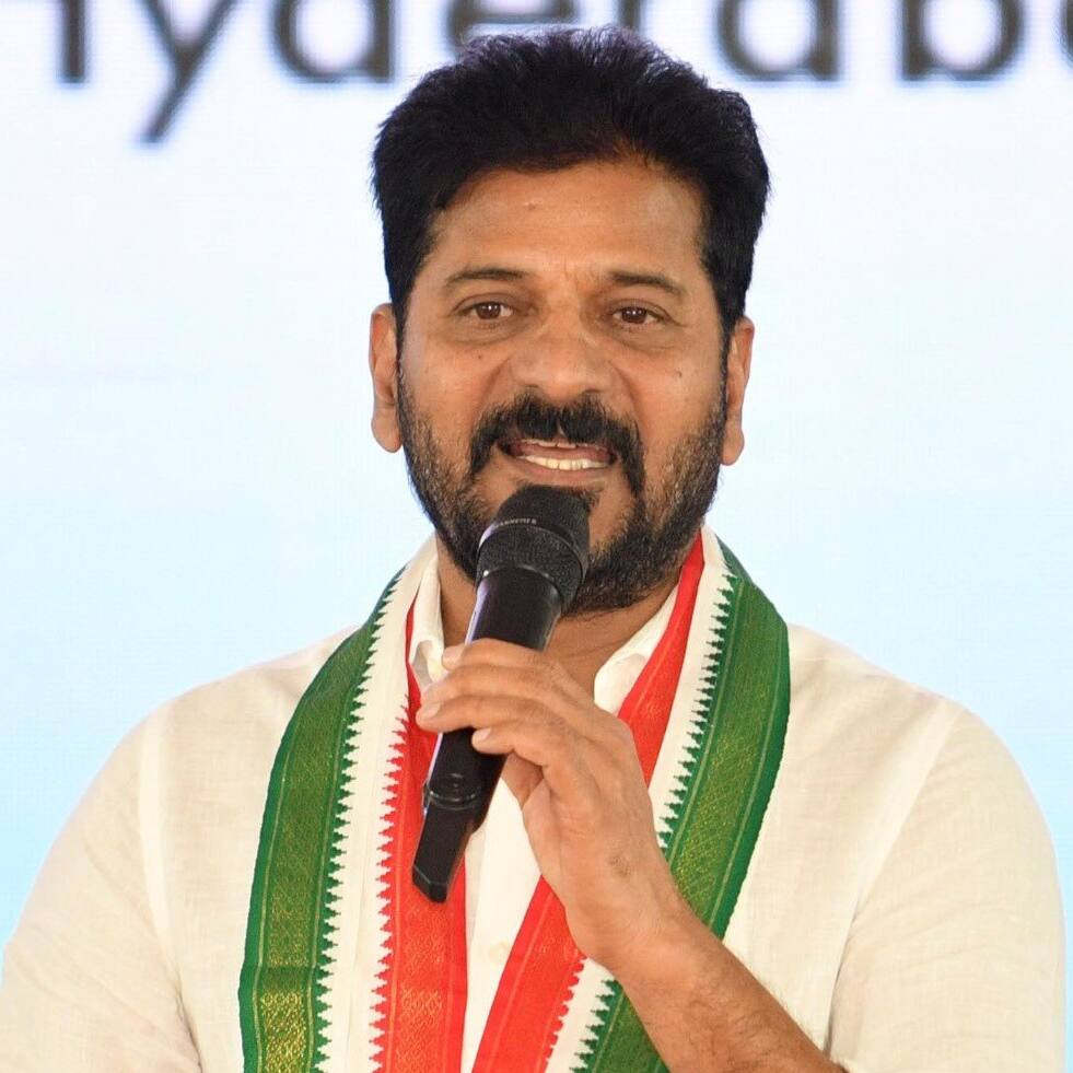Revanth Reddy:  రాష్ట్రం దివాలా..  ఆ ముగ్గురు కోటీశ్వరులు ఎలా అయ్యారు? సీఎం రేవంత్ రెడ్డి ఫైర్