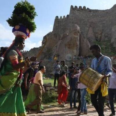 Telangana: మొదలైన బోనాల హడావిడి...కానీ తొలి బోనం మాత్రం అక్కడి నుంచే ..ఎందుకంటే..!