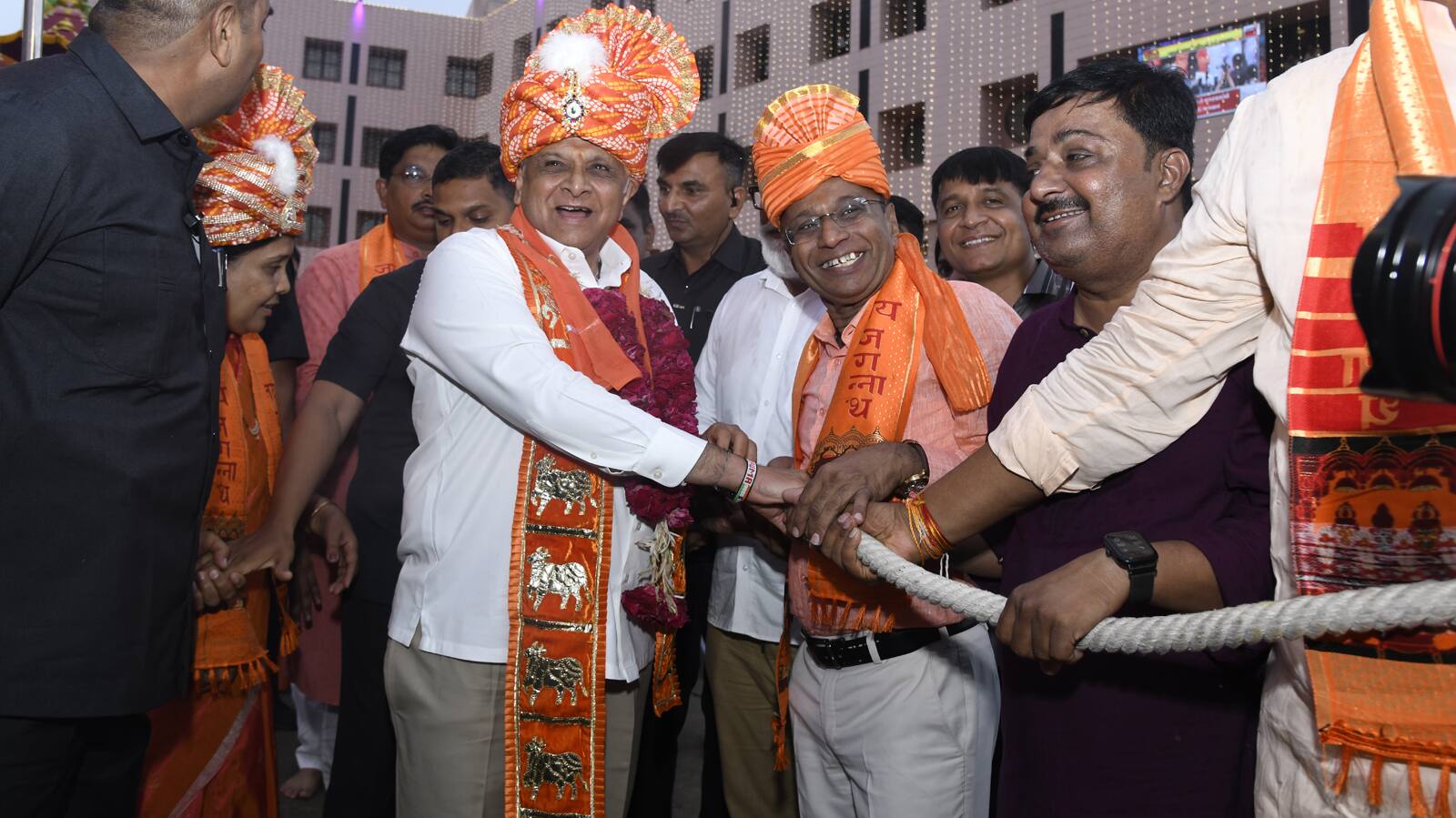 Bhupendra Patel performed the Pahind vidhi of Jagannath Rath Yatra in Ahmedabad