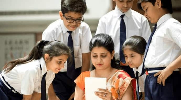 பன்னிரண்டாம் வகுப்புக்குப் பிறகு சரியான கல்லூரியைத் தேர்ந்தெடுப்பதன் முக்கியத்துவம்