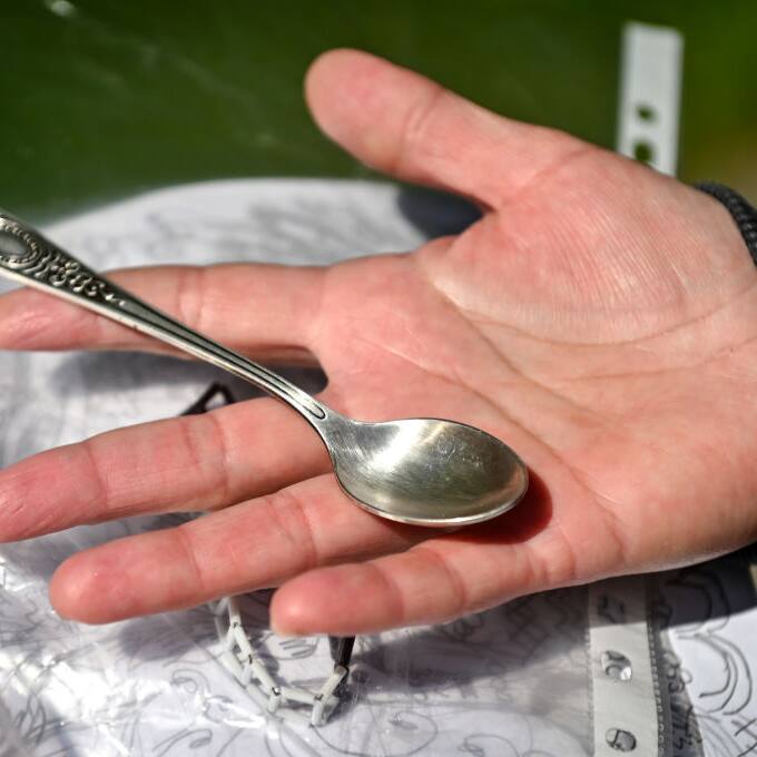 Drunk Chinese man swallows 15-cm spoon in Thailand, removed 6 months later after stomach discomfort