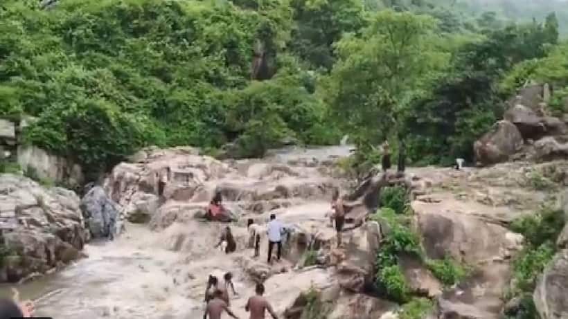 Lagurahi waterfall