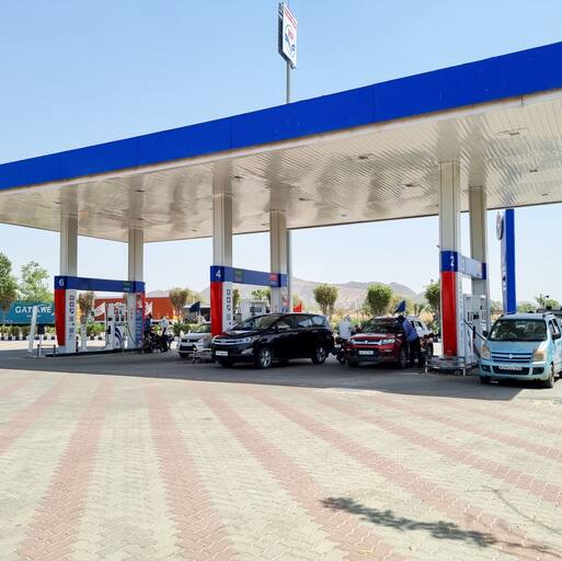 Delhi's fuel ban on old vehicles paused till November 1 amid tech, implementation concerns