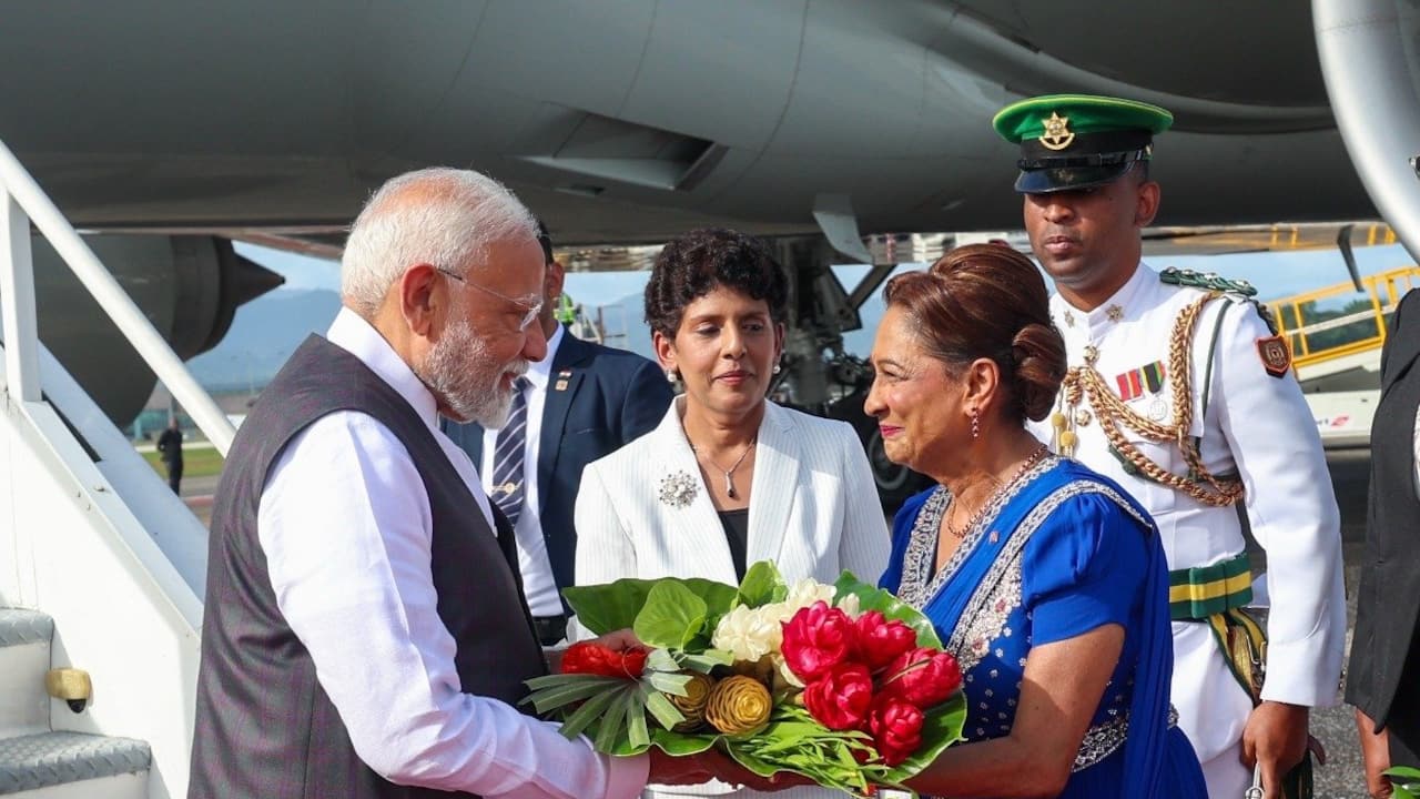 ত্রিনিদাদ সফরে মোদী ত্রিনিদাদ সফরে মোদী