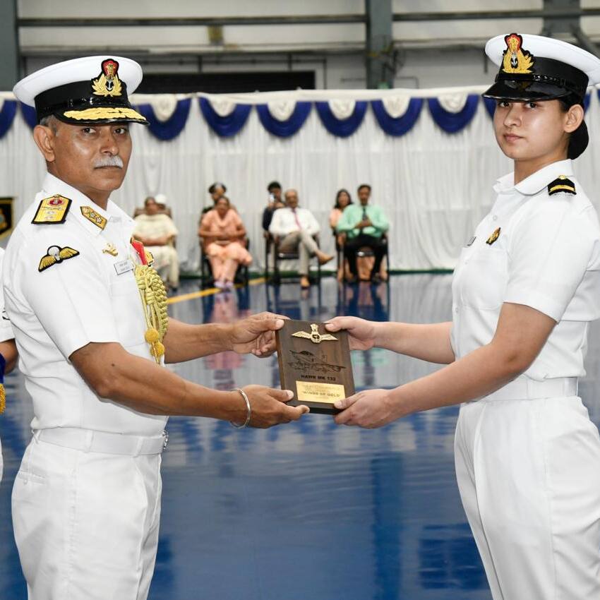Who is Sub Lieutenant Aastha Poonia, the Indian Navy's first woman fighter pilot?