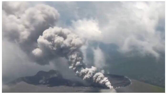 Japan’s Mount Shinmoedake erupted
