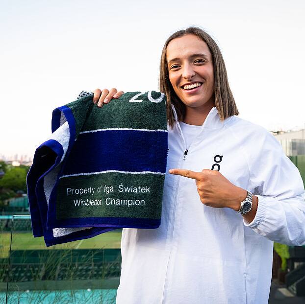 Wimbledon 2025: Iga Swiatek receives ‘special towel’ after clinching her maiden Championships title (WATCH)