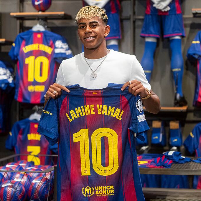 Unfazed By No.10 Legacy, Barcelona Star Lamine Yamal Aims to Create His Own Chapter at Camp Nou