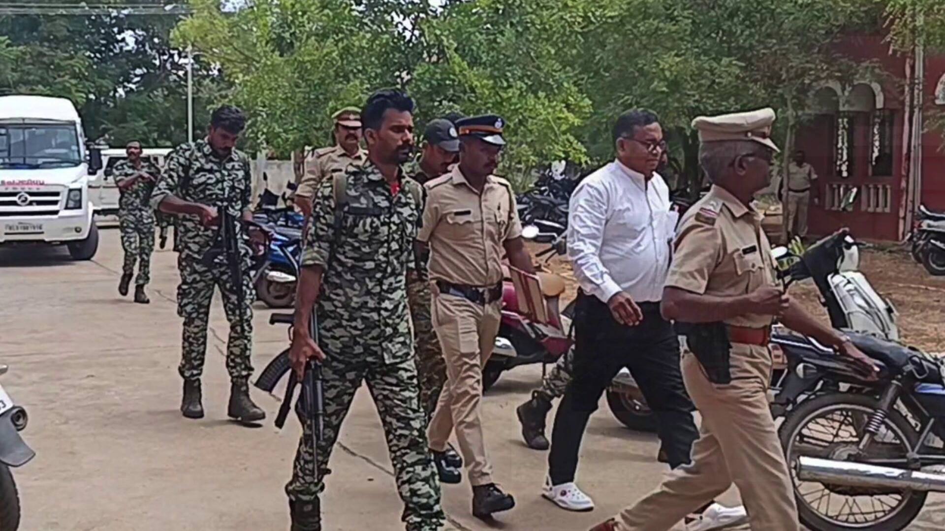 മാവോയിസ്റ്റ് നേതാവ് രൂപേഷിന് ജീവപര്യന്തം തടവുശിക്ഷ; വ്യാജരേഖ ഉപയോ​ഗിച്ച് സിം കാർഡ് വാങ്ങിയെന്ന കേസ്; അവിശ്വസനീയമെന്ന് ഭാര്യ ഷൈന