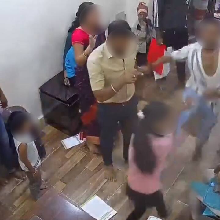 Thane Man Kicks, Drags Receptionist by Hair in Clinic After Being Told To Wait (WATCH)