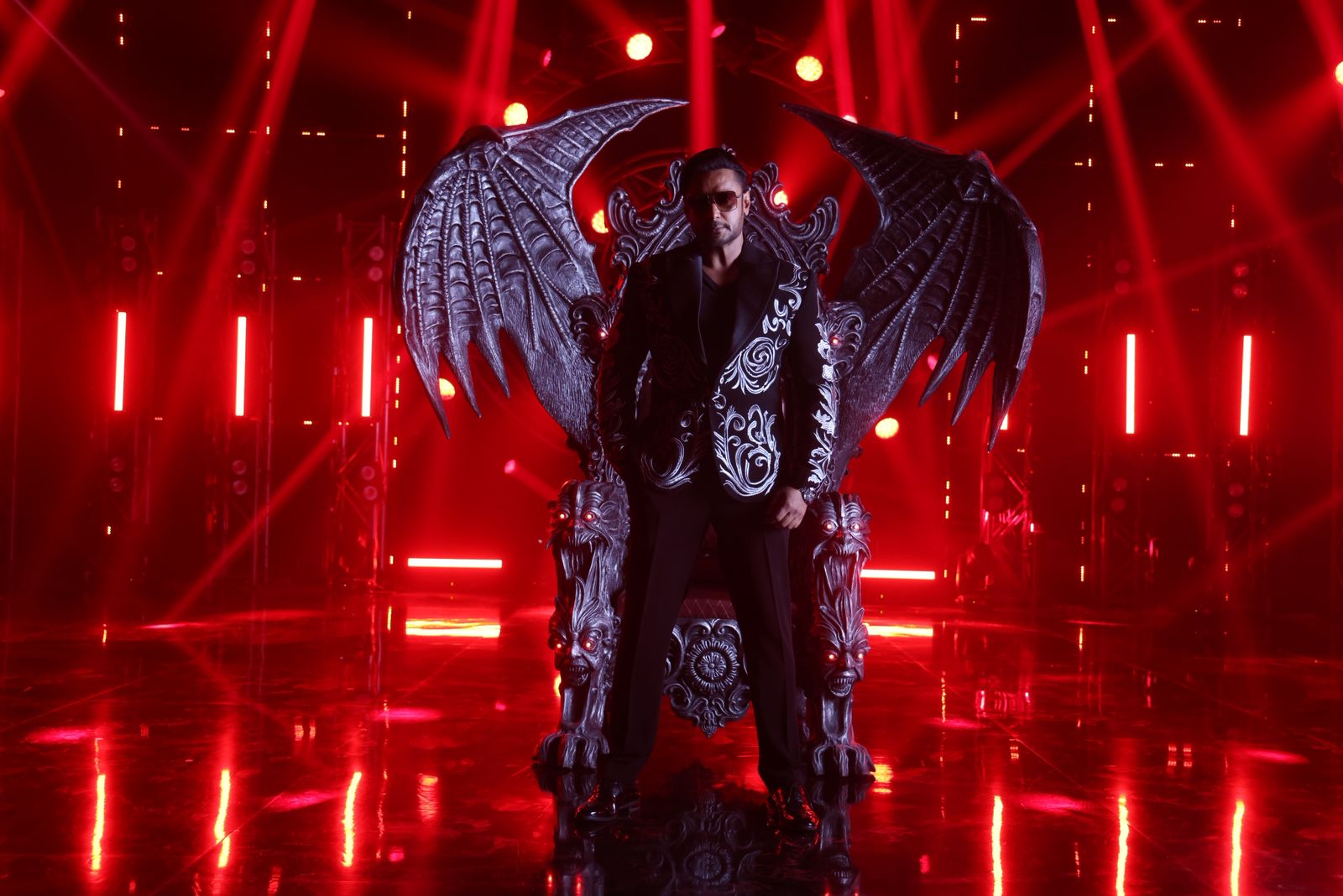 darshan thoogudeepa the devil movie