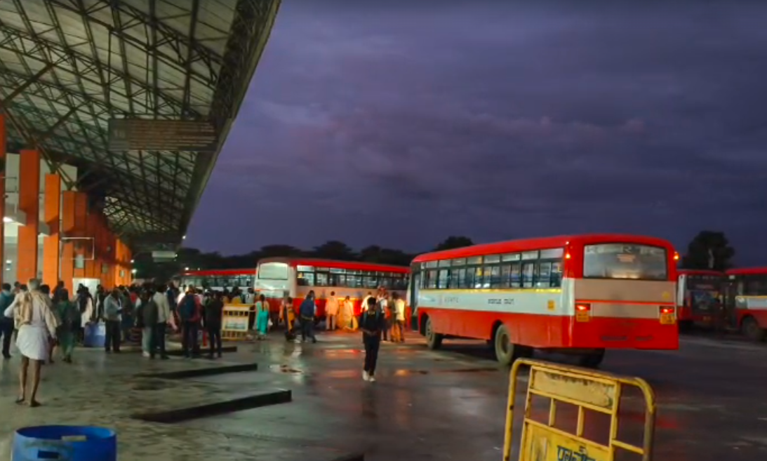 KSRTC , BMTC workers strike KSRTC , BMTC workers strike