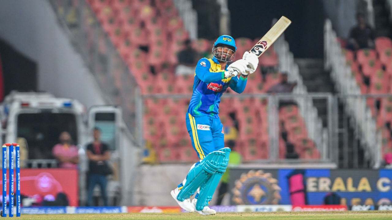 കെസിഎല്‍ റണ്‍ വേട്ടയില്‍ അഹമ്മദ് ഇമ്രാന്റെ ആധിപത്യം! അഖില്‍ സ്‌കറിയ രണ്ട് പട്ടികയിലും, വിക്കറ്റ് വേട്ടയില്‍ ഒന്നാമന്‍