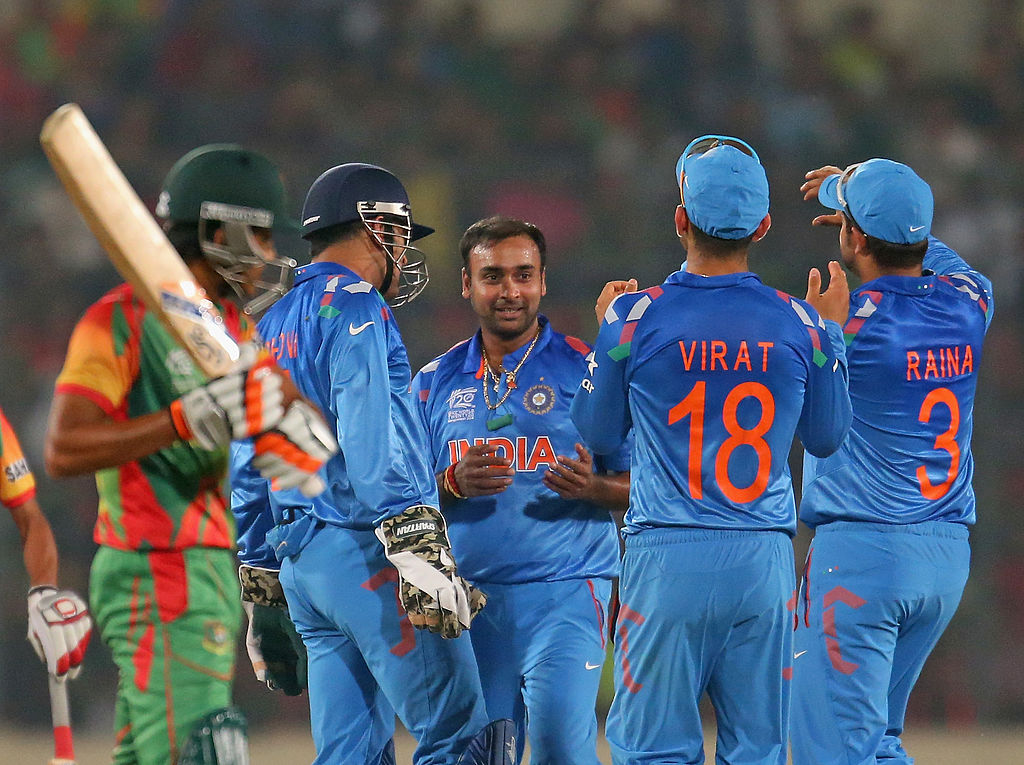 IPL Records: ஒருமுறை அல்ல, இருமுறை அல்ல, மூன்று முறை.. IPL வரலாற்றையே மிரள வைத்த ஒரே ஒரு பவுலர்..!