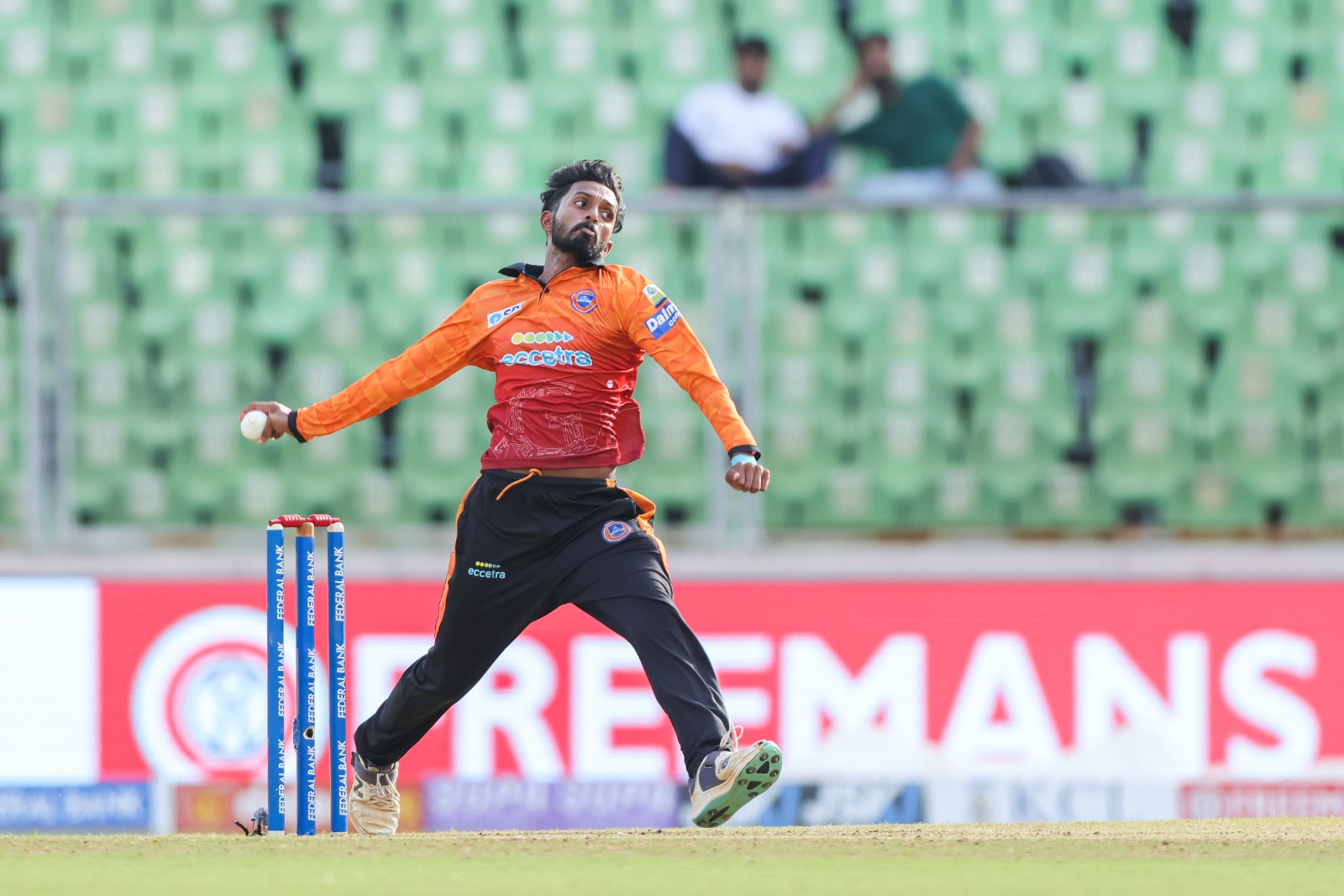 വിക്കറ്റുകള്‍ എറിഞ്ഞിട്ട് അഖില്‍ സ്കറിയ, എതിരാളികളെ ബഹുദൂരം പിന്നിലാക്കി വീണ്ടും പര്‍പ്പിള്‍ ക്യാപ്