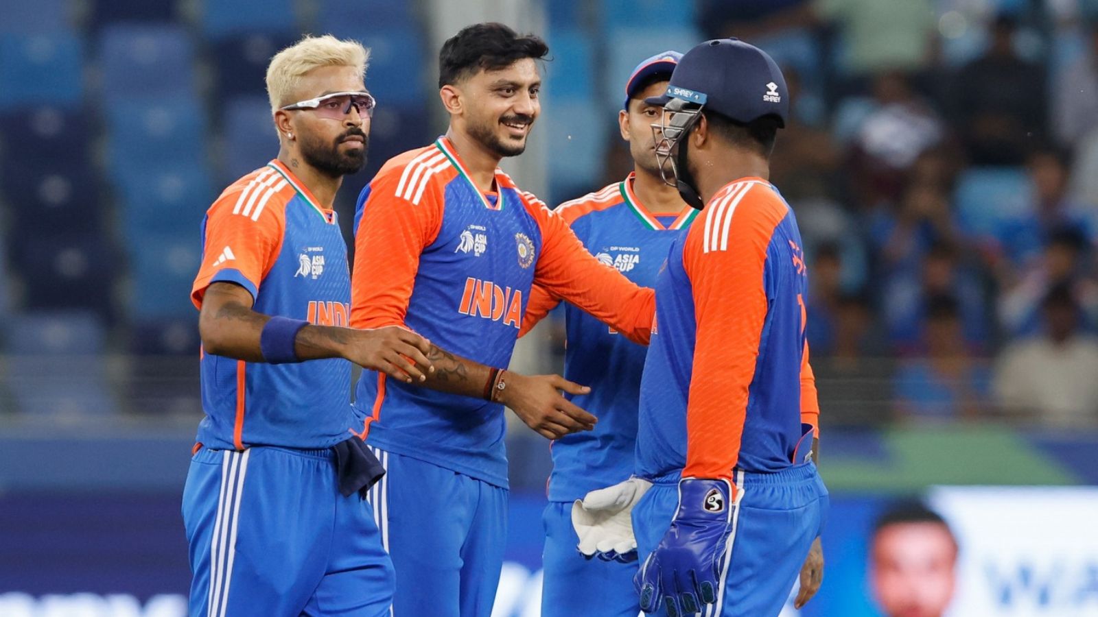 Asia Cup 2025 : UAE ला धूळ चारत भारताचा दणदणीत विजय, गोलंदाजीत कुलदीप यादवचा धुमाकूळ!