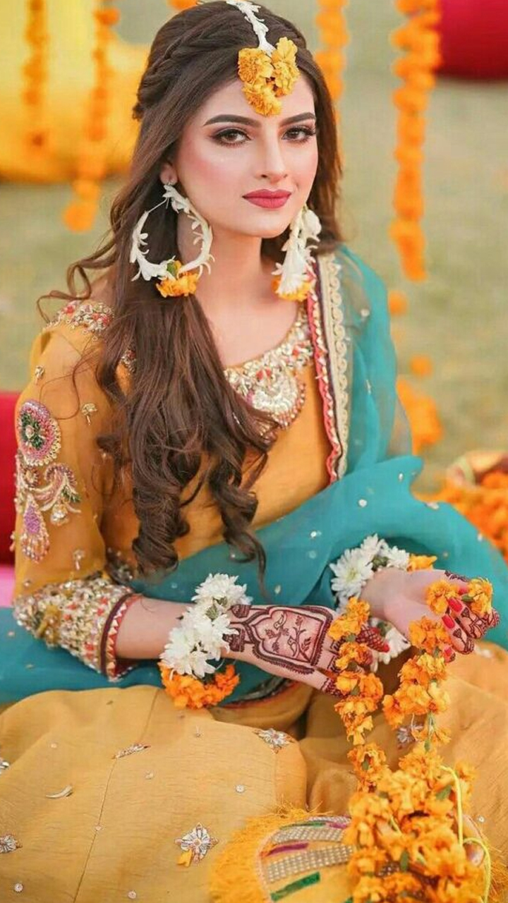 हारिस रऊफ की वाइफ मुजना मसूद: खूबसूरती और स्टाइल में देती हैं एक्ट्रेस को टक्कर