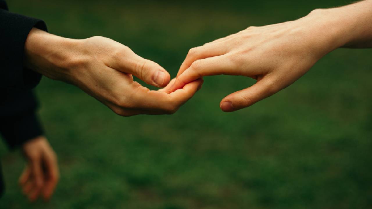 couple, hands 