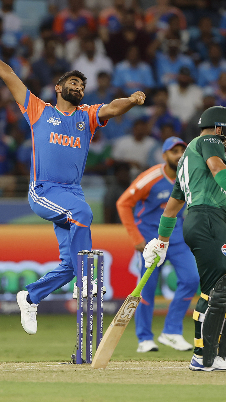 India vs Pakistan: इन 5 गेंदबाजों का है पाकिस्तान पर खौफ, 3 अब भी टीम इंडिया में मौजूद