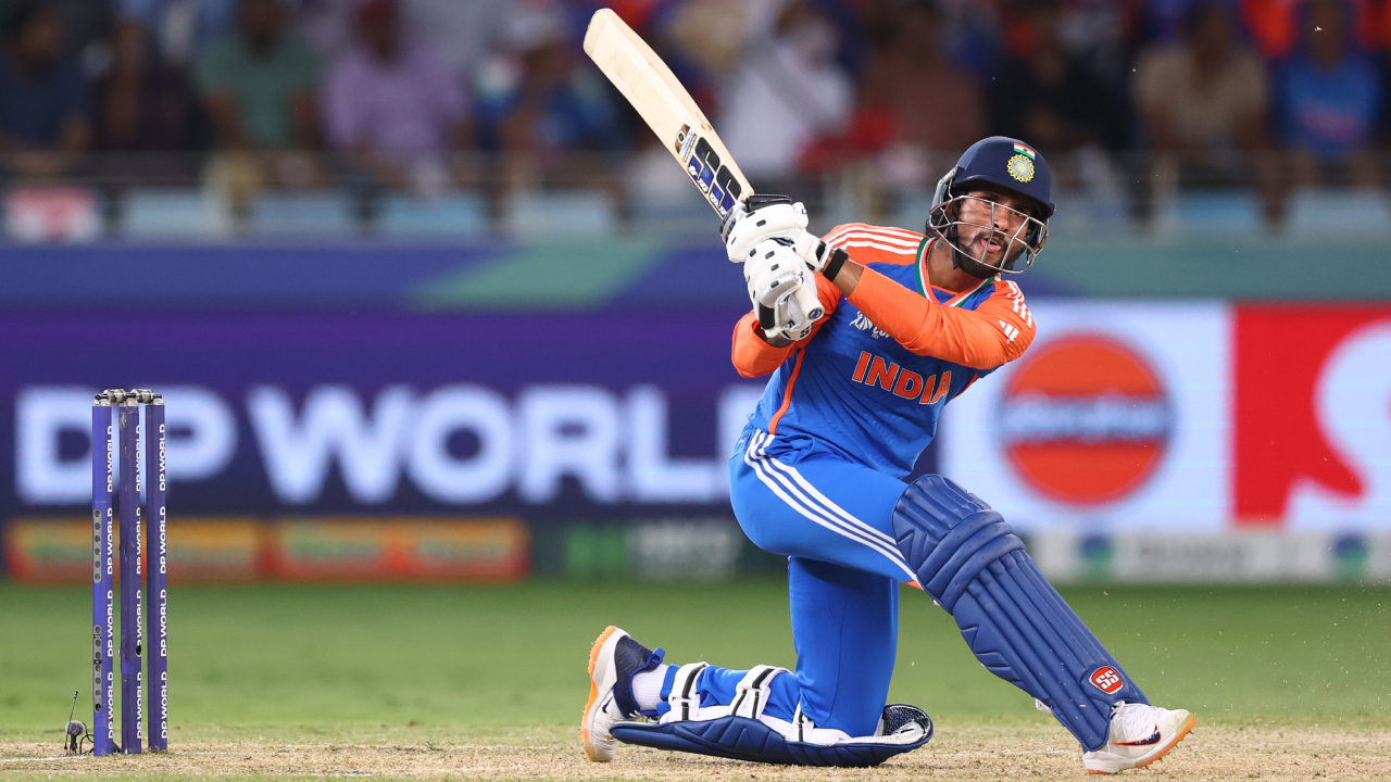 Asia Cup 2025 ಗೆಲ್ಲಿಸಿಕೊಟ್ಟ ಎಲೆಕ್ಟ್ರಿಷಿಯನ್ ಮಗ! ತಿಲಕ್ ವರ್ಮಾ ಬಗ್ಗೆ ನಿಮಗೆ ತಿಳಿದಿರದ ಇಂಟ್ರೆಸ್ಟಿಂಗ್ ಸಂಗತಿ