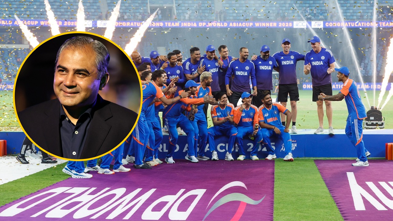 Team India ముందు తలవంచిన పీసీబీ చీఫ్ నఖ్వీ.. ఆసియా కప్ 2025 ట్రోఫీ అందజేత