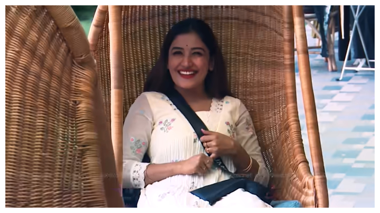 'എങ്കിൽ നമുക്ക് വിവാഹം കഴിച്ചാലോ'? അനുമോളെ പ്രൊപ്പോസ് ചെയ്ത് അനീഷ് !