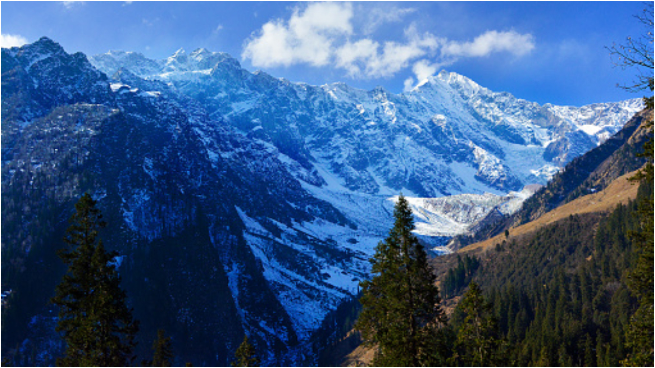 ഭൂമിയിലെ സ്വര്‍ഗം! മണാലിയിൽ മഞ്ഞുപെയ്യുന്നത് കണ്ടിട്ടുണ്ടോ?