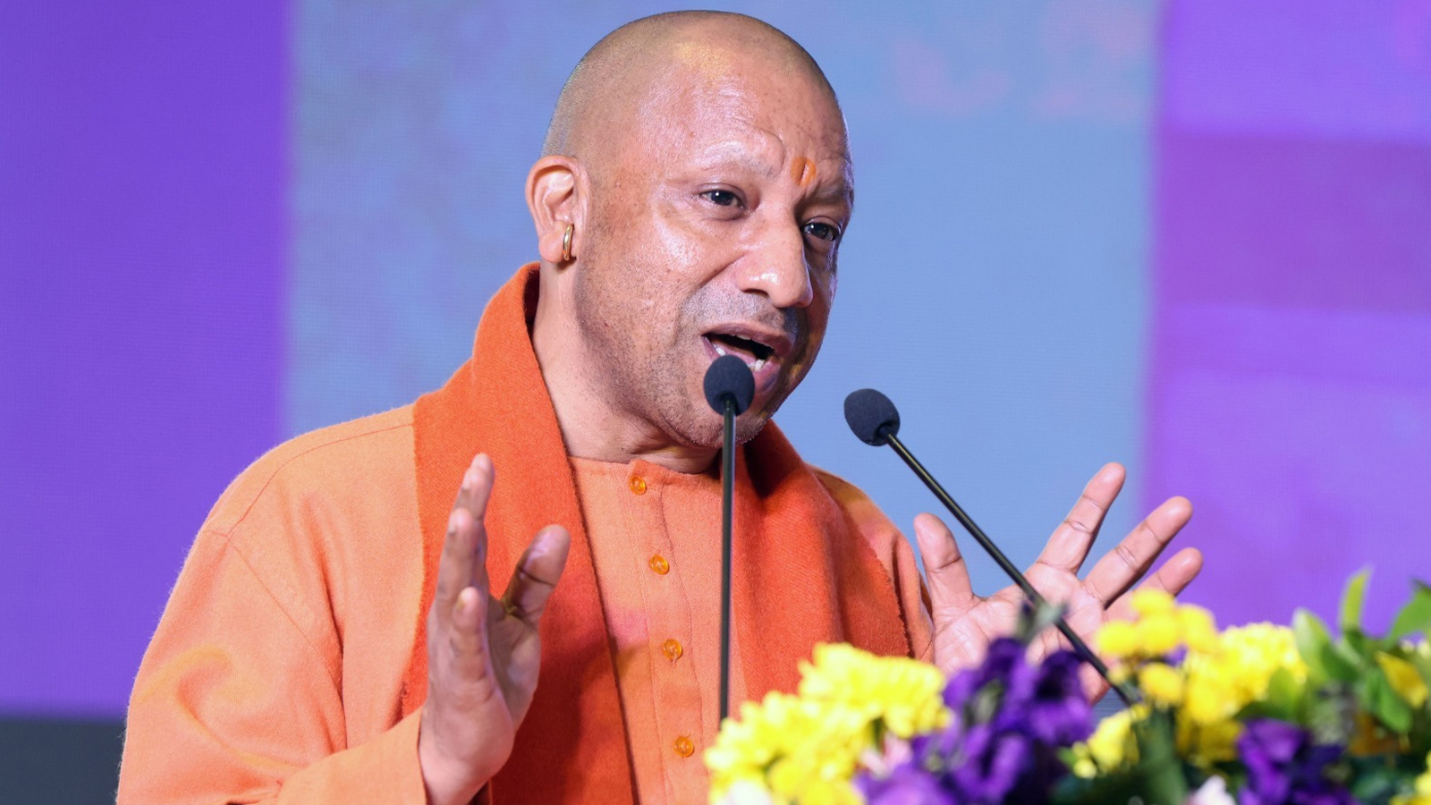 ಸರ್ಕಾರಿ ನೌಕರರ ಮೇಲೆ ಯೋಗಿ  ಕಟ್ಟು ನಿಟ್ಟಿನ ಆಕ್ಷನ್​: ವೇತನ ಬೇಕಿದ್ದವರು  ನಿಯಮ ಪಾಲಿಸಿ.. ಏನಿದು ರೂಲ್ಸ್..?