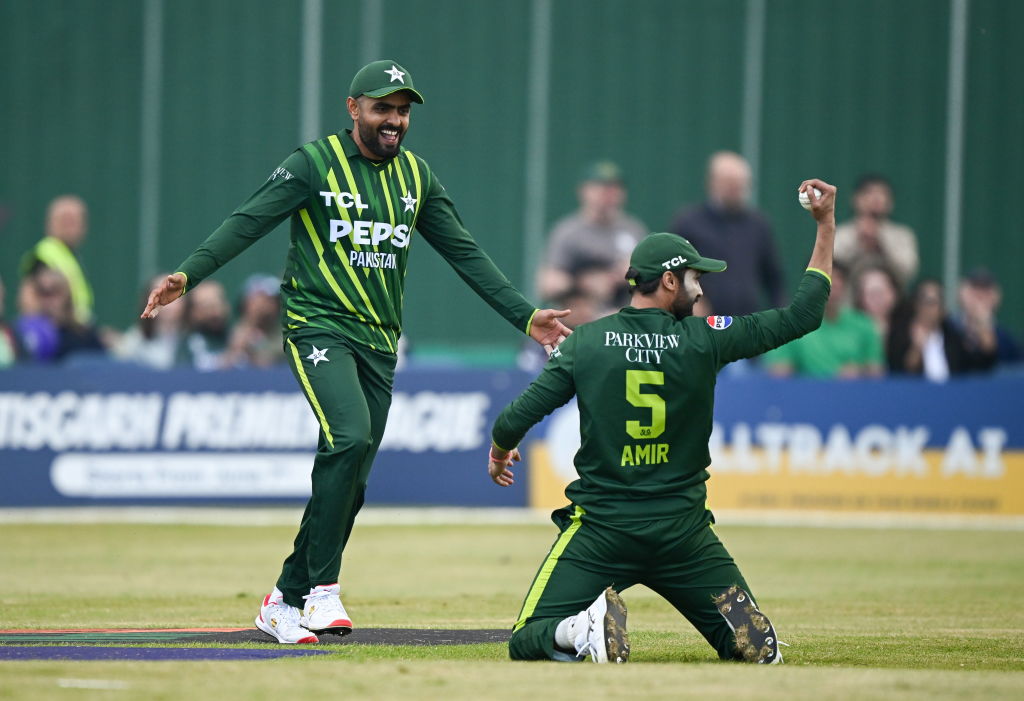 'ഇന്ത്യക്കെതിരെ ബാബർ 50 അടിച്ചാൽ ഞാൻ വിരമിക്കല്‍ പിന്‍വലിക്കും'; പന്തയംവെച്ച് ആമിർ, പരിഹാസവുമായി ഷെഹ്‌സാദും