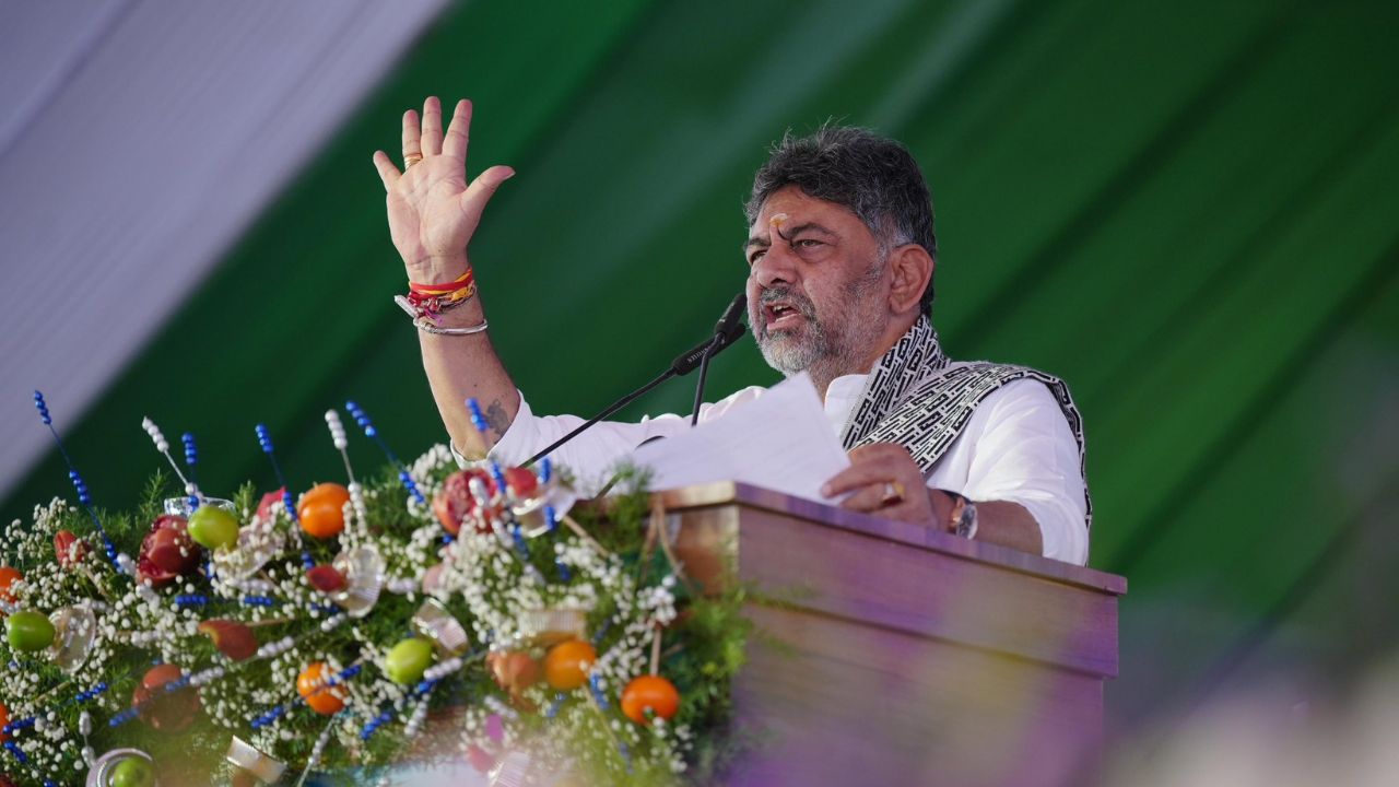 ಕಾಂಗ್ರೆಸ್‌ನಲ್ಲಿ ನಿಯತ್ತಿನ ಯುದ್ಧ: ಡಿಕೆ ಯಾವಾಗ ಸಿಎಂ ಆಗ್ತಾರೆ?  ಡಿಸಿಎಂ ಬಂಟರ ನೀಡಿದ ಮುಹೂರ್ತ ಏನು?