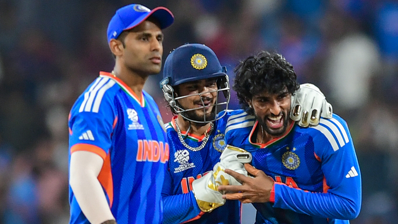 ದಕ್ಷಿಣ ಆಫ್ರಿಕಾ ವಿರುದ್ಧ ಟೀಂ ಇಂಡಿಯಾದಲ್ಲಿ ಬದಲಾವಣೆ ಬೇಕು; ಒಬ್ಬರಲ್ಲ, ಇಬ್ಬರನ್ನು ಕೈಬಿಡಿ! ಸಂಜಯ್ ಬಂಗಾರ್ ಸಲಹೆ