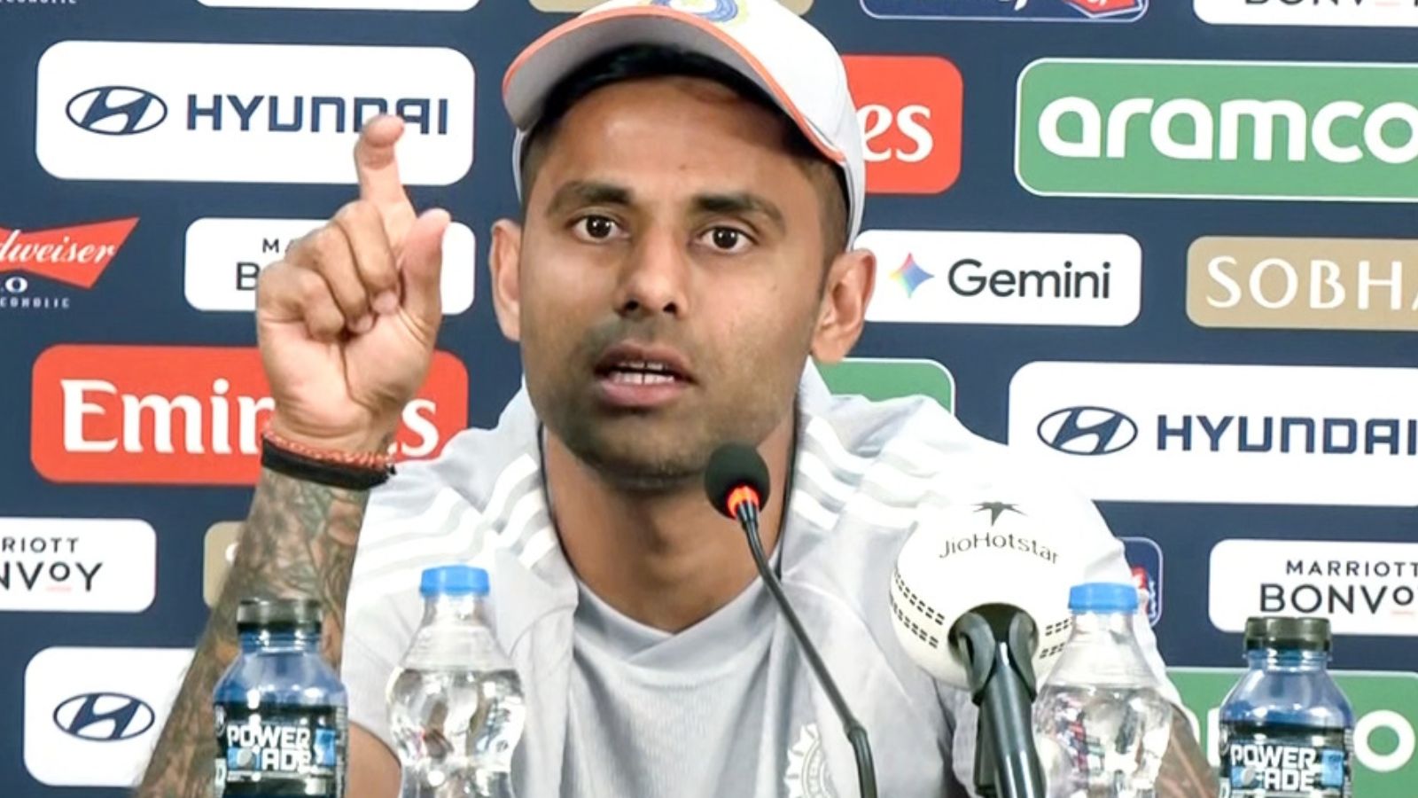 ಟಿ20 ವಿಶ್ವಕಪ್ ವೇಳೆ ಕ್ಯಾಪ್ಟನ್ ಮೇಲೆ ಸಿಟ್ಟಾಗಿದ್ದ ಸ್ಟಾರ್ ಕ್ರಿಕೆಟಿಗ! ಕೊನೆಗೂ ತಪ್ಪಾಯ್ತು ಅಂತ ಕ್ಷಮೆ ಕೇಳಿದ ಸೂರ್ಯಕುಮಾರ್ ಯಾದವ್!