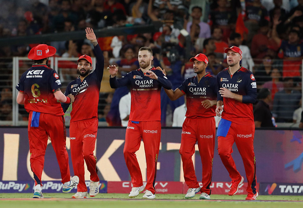 IPL ప్రారంభానికి ముందే కోహ్లీ సేనకు షాక్.. ఆర్సీబీ నుంచి స్టార్ ప్లేయర్లు ఔట్