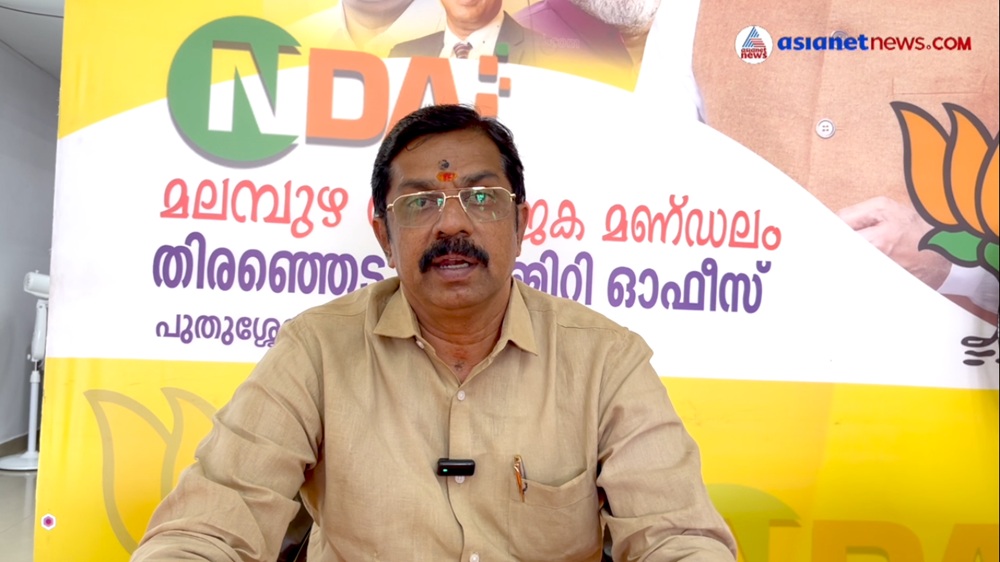 മലമ്പുഴയിൽ തെരഞ്ഞെടുപ്പ് പ്രചാരണത്തിരക്കിൽ സി.കൃഷ്ണകുമാർ