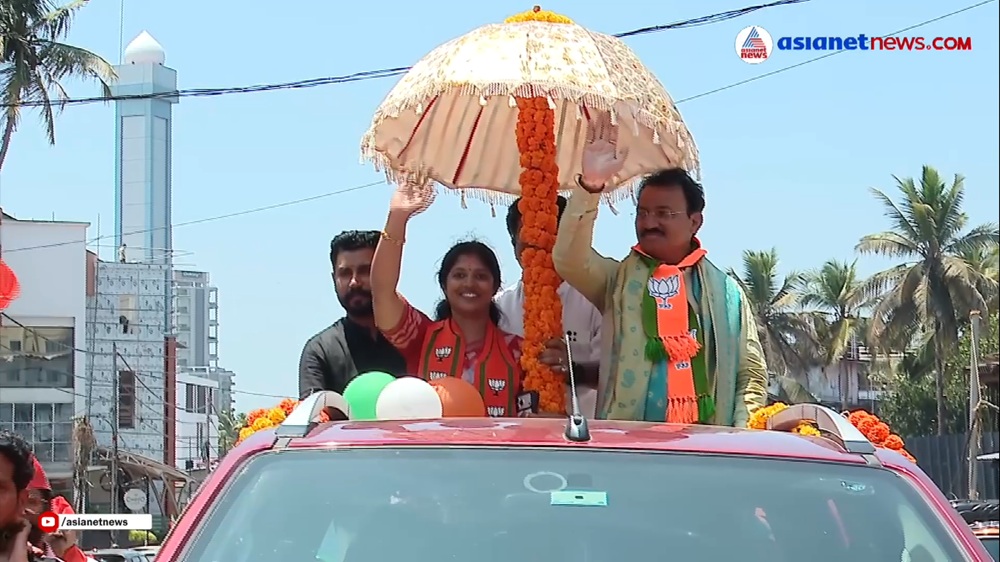 കോഴിക്കോട് നോർത്ത് മണ്ഡലത്തിൽ തെരഞ്ഞെടുപ്പ് പ്രചാരണത്തിരക്കിൽ നവ്യാ ഹരിദാസ്