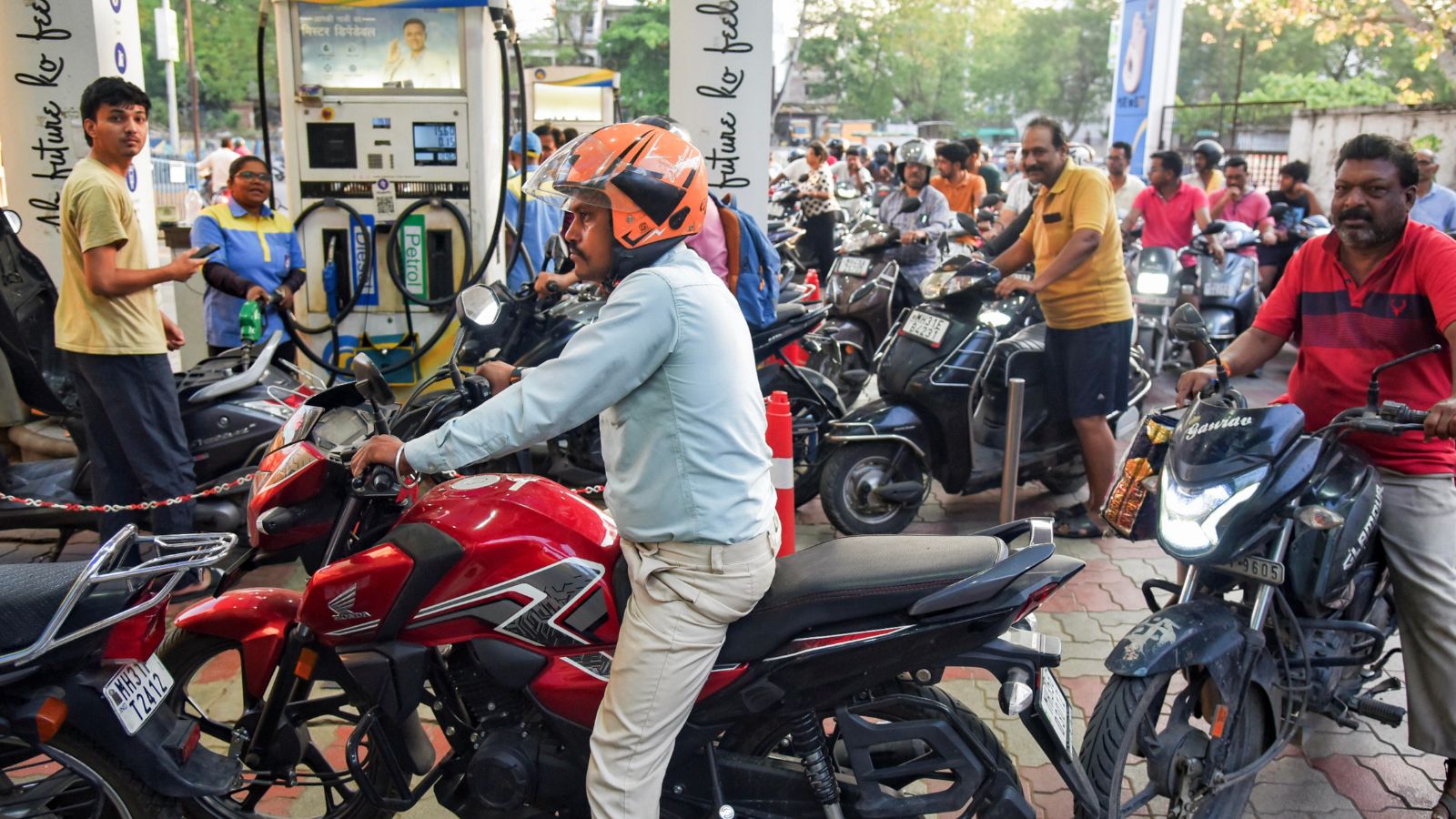 Petrol, Diesel Price Today, October 14: Fuel Rates Remain Steady, Check City-Wise Prices