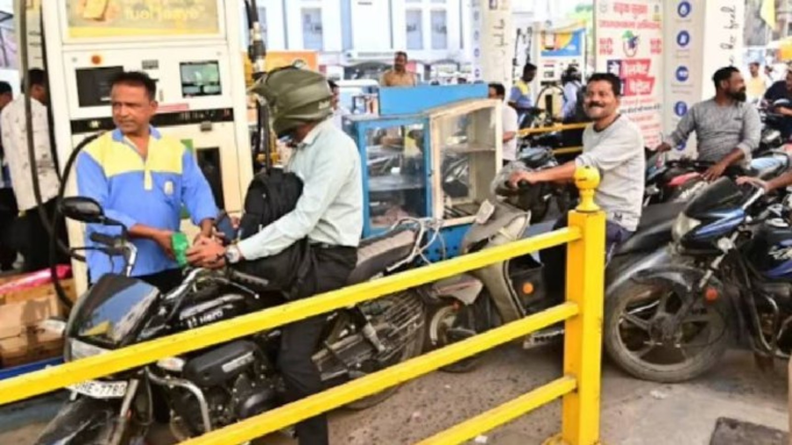Petrol, Diesel Prices Today, August 5: Check Fuel Rates in Delhi, Bengaluru & More as Centre Raises Windfall Tax
