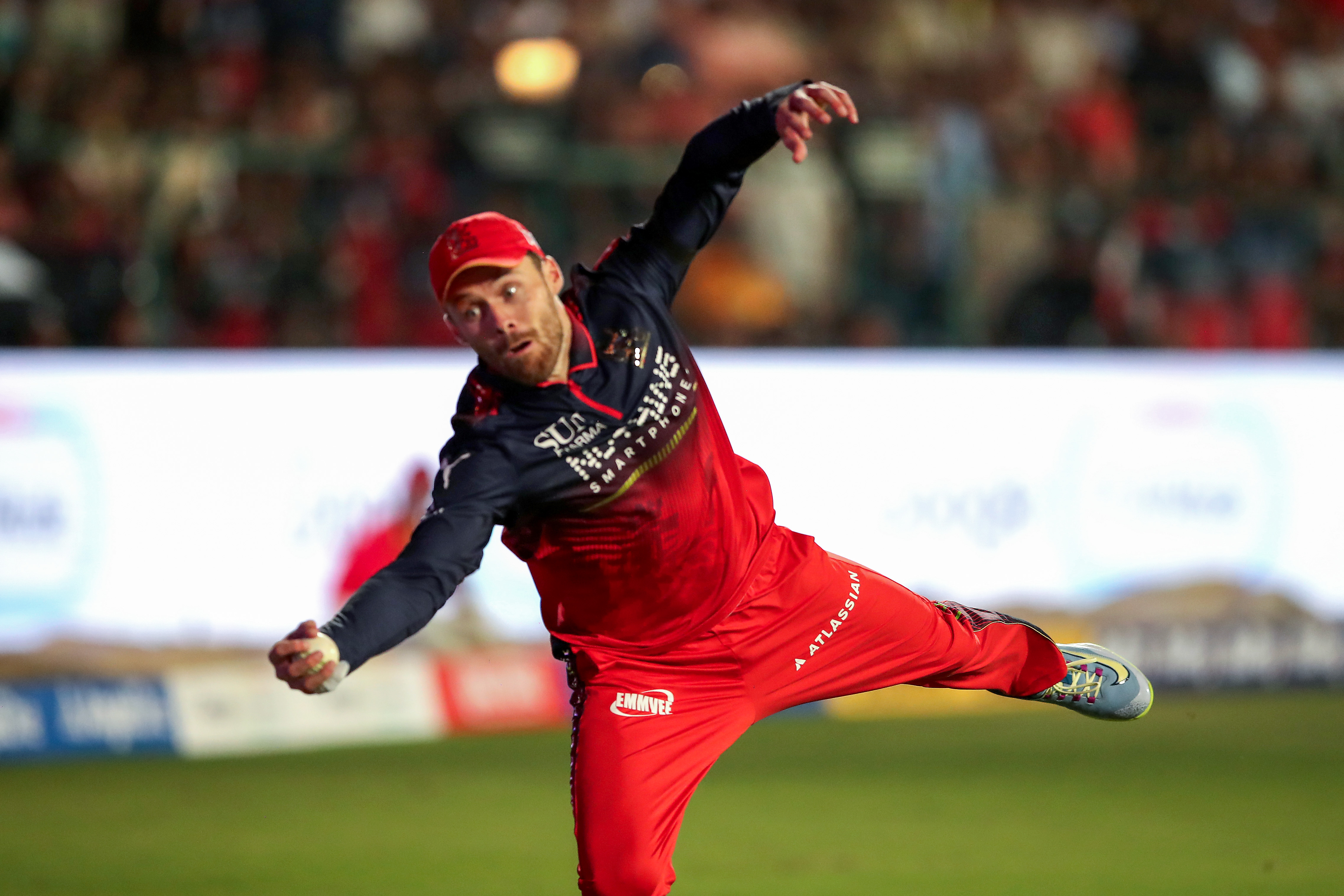 ಫಿಲ್ ಸಾಲ್ಟ್ ಹಿಡಿದ 'ಸೂಪರ್‌ಮ್ಯಾನ್' ಕ್ಯಾಚ್; ಸಂಜು ಸ್ಯಾಮ್ಸನ್ ಅಪರೂಪದ ದಾಖಲೆ ಸೇಫ್, ಇಶಾನ್ ಕಿಶನ್ ಸೆಂಚುರಿ ಮಿಸ್!