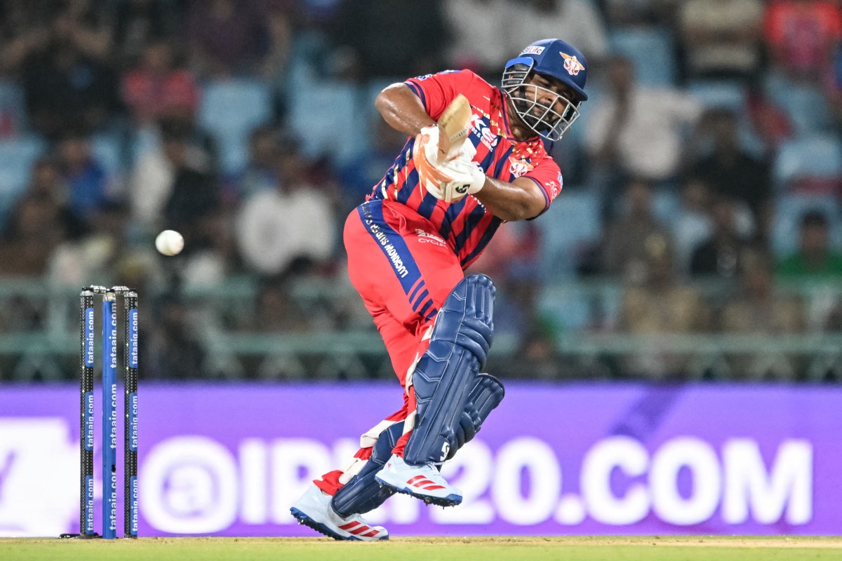 ഓപ്പണറായി ഇറങ്ങി റിഷഭ് പന്തിന്‍റെ പരീക്ഷണം; സഞ്ജുവിന്‍റെ വെല്ലുവിളി മറികടക്കാൻ വോണിന്‍റെയും സഹീറിന്‍റെയും ഉപദേശം