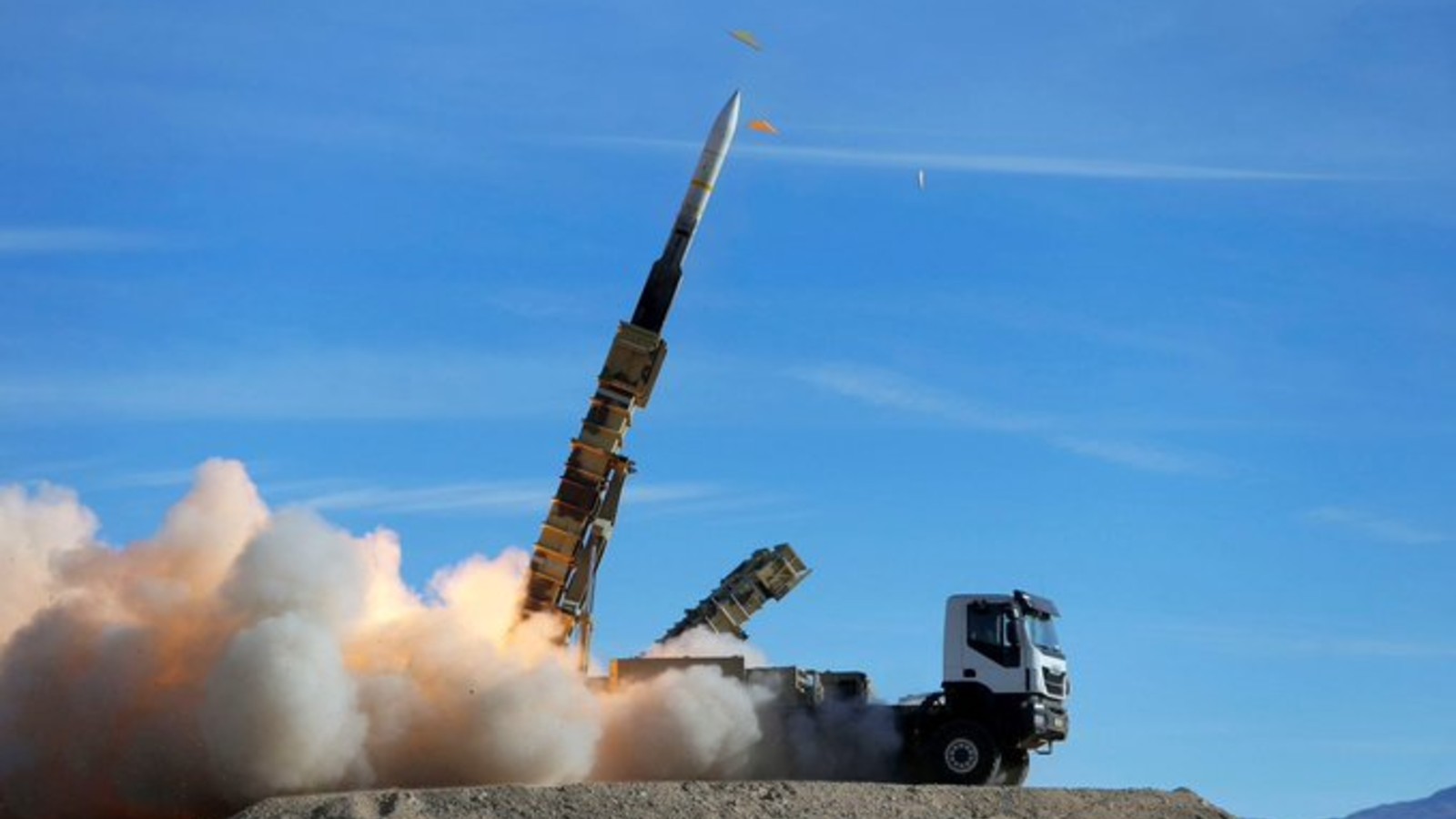 ಅಮೆರಿಕ ಅತ್ಯಾಧುನಿಕ ಯುದ್ಧ ವಿಮಾನಗಳೇ ಉಡೀಸ್; ಇರಾನ್ ಹೊಡೆತಕ್ಕೆ ಪತರಗುಟ್ಟಿದ ವಿಶ್ವದ ದೊಡ್ಡಣ್ಣ