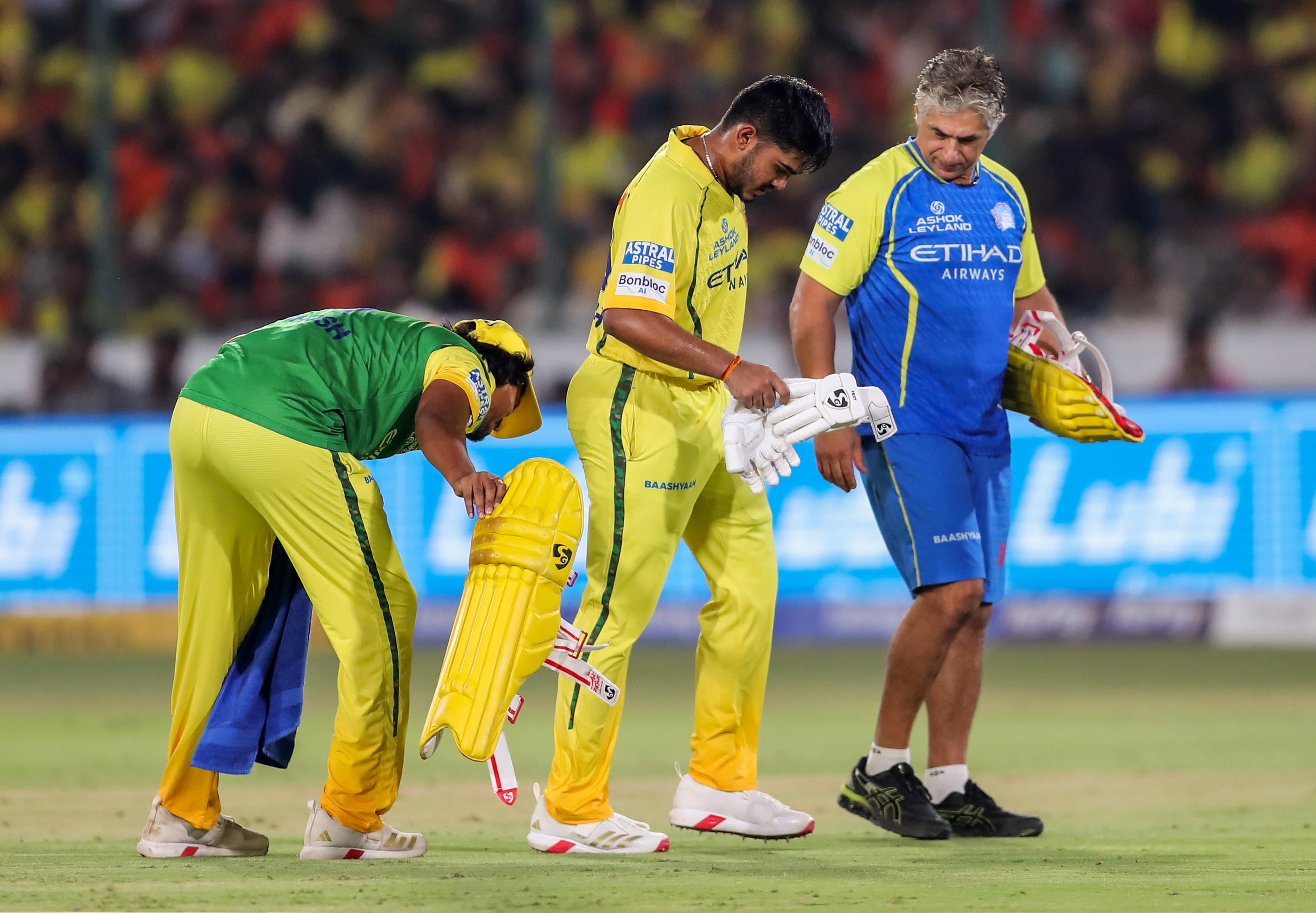 CSK Replacement: ஆயுஷ் மத்ரேக்கு பதில் யார்? CSK-வின் நம்பர் 3 இடத்துக்கு 3 மாஸ் வீரர்கள்!