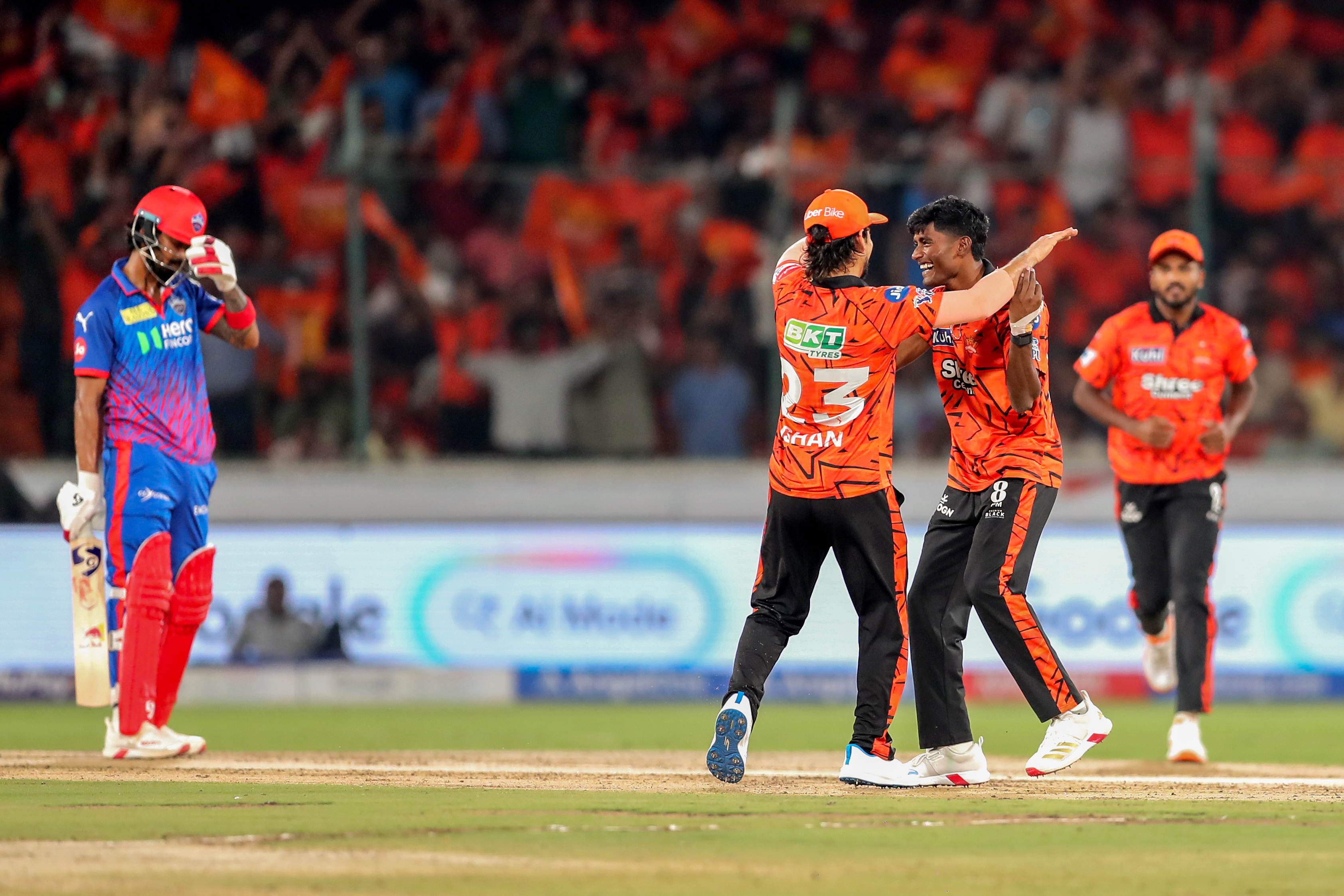 റണ്‍മല കയറ്റത്തില്‍ അടിതെറ്റി ഡല്‍ഹി ക്യാപിറ്റല്‍സ്, ഹൈദരാബാദിനെതിരെ കൂറ്റൻ തോല്‍വി, സൺറൈസേഴ്സ് മൂന്നാമത്