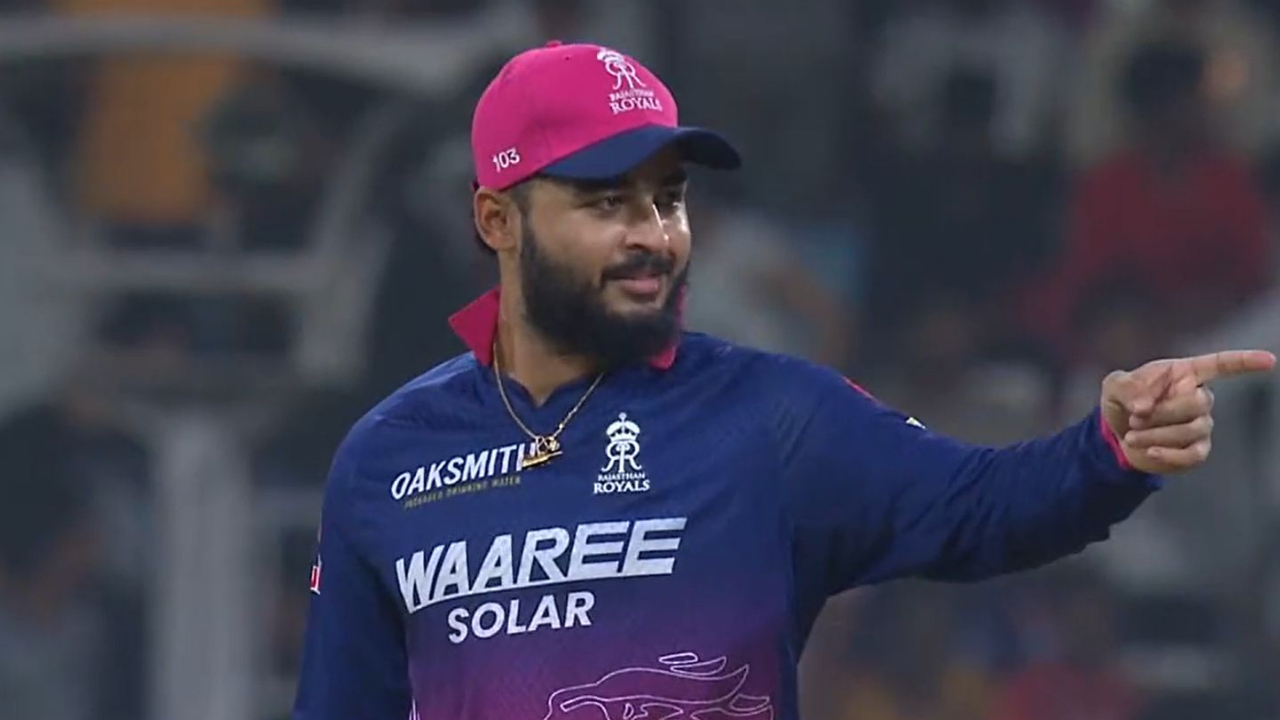 ರಿಯಾನ್ ಪರಾಗ್ ಅರೆಸ್ಟ್ ಆಗ್ತಾರಾ? ಇ-ಸಿಗರೇಟ್ ಸೇದಿದ್ದಕ್ಕೆ ಭಾರತದ ಕಾನೂನು ಹೇಳೋದೇನು?