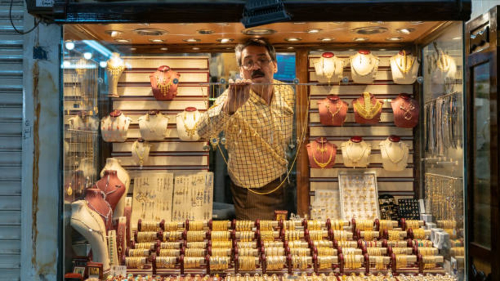 Gold, Silver Rates Today, August 27, 2026: Check Precious Metals Rates in Delhi, Bengaluru & More