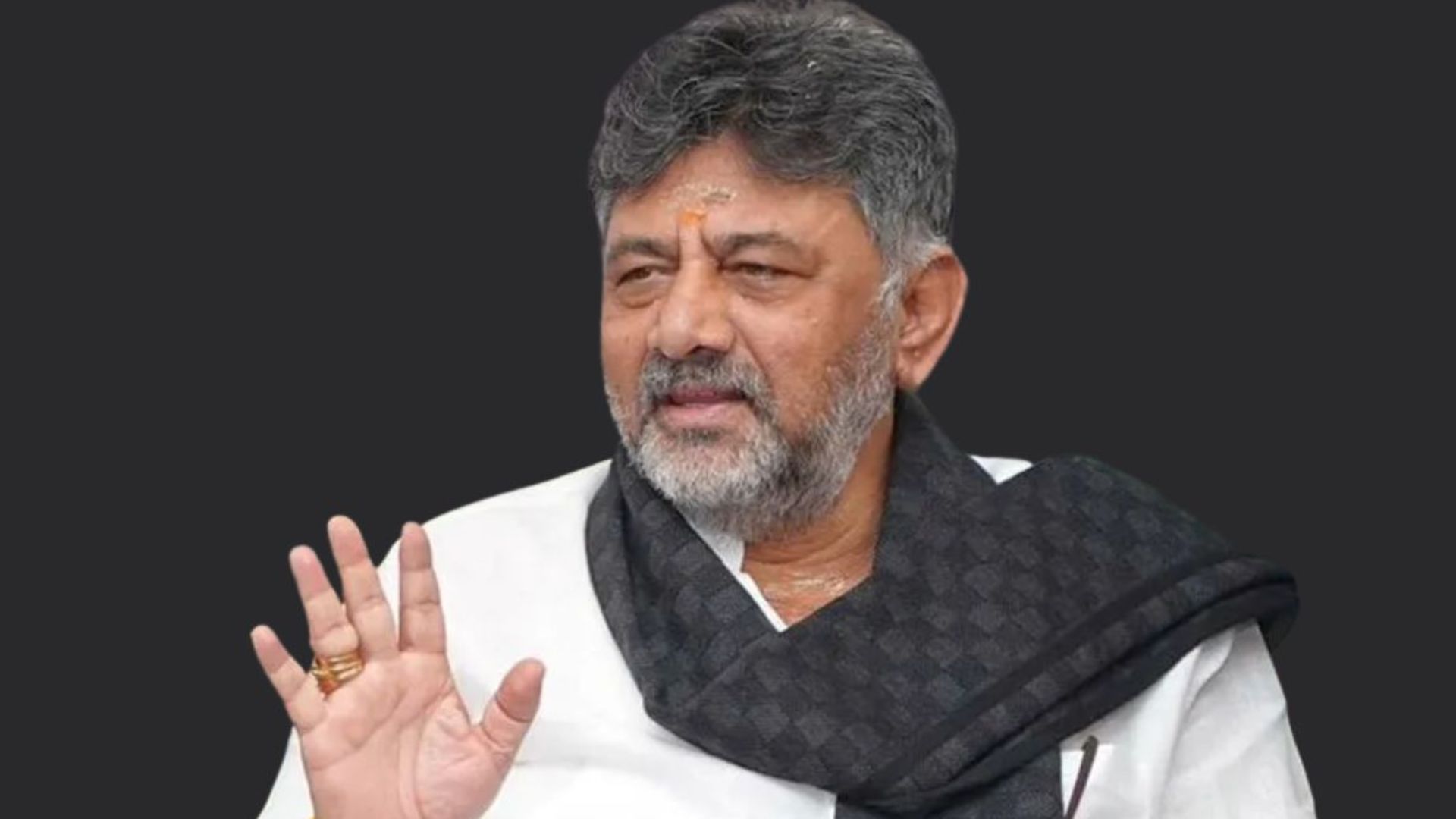 ಬ್ರ್ಯಾಂಡ್ ಬಂಡೆ ಡಿಕೆ: ಖಾದರ್ ಲುಕ್‌ನಿಂದ Yezdi ಬೈಕ್‌ವರೆಗೆ ಡಿಕೆ ಶಿವಕುಮಾರ್ ಸ್ಟೈಲ್ ಸ್ಟೋರಿ