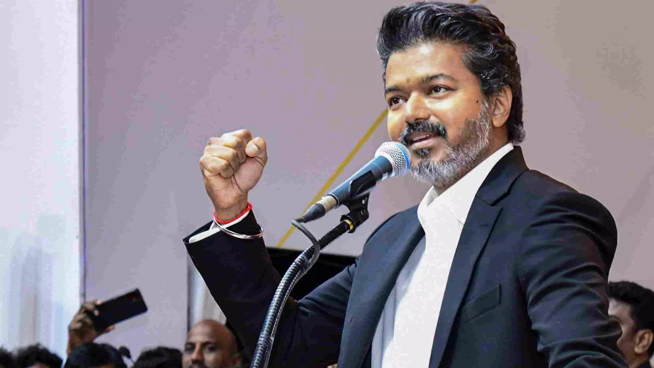 ಮೂಕಾಂಬಿಕೆ ದರ್ಶನಕ್ಕೆ ದಳಪತಿ ವಿಜಯ್: ಎಂಜಿಆರ್ ಸಂಪ್ರದಾಯ ಮುಂದುವರಿಸಿದ ತಮಿಳು ನಾಯಕ