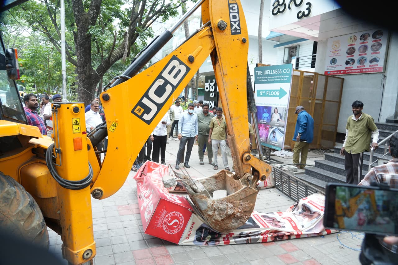 Bengaluru footpath encroachment remove drive