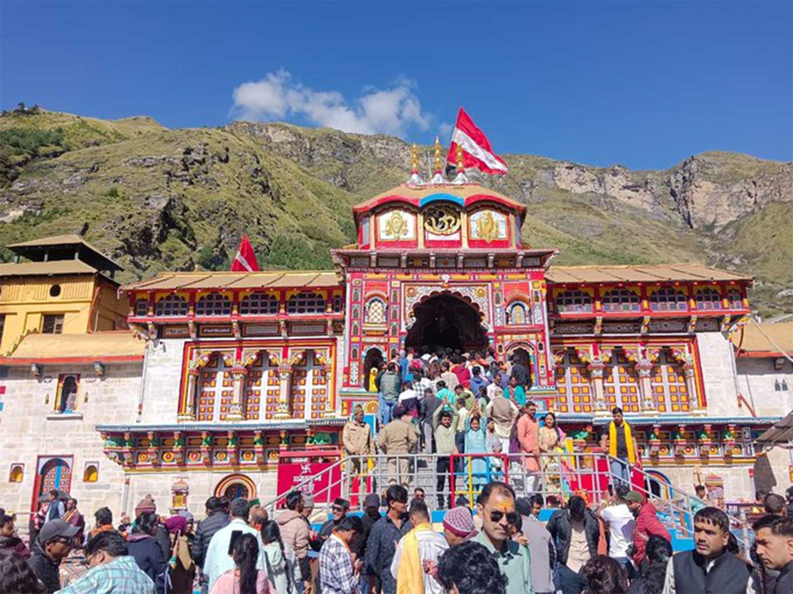 Badrinath Dham Donation Scandal SIT Probes CCTV and Call Records of Accused Employee