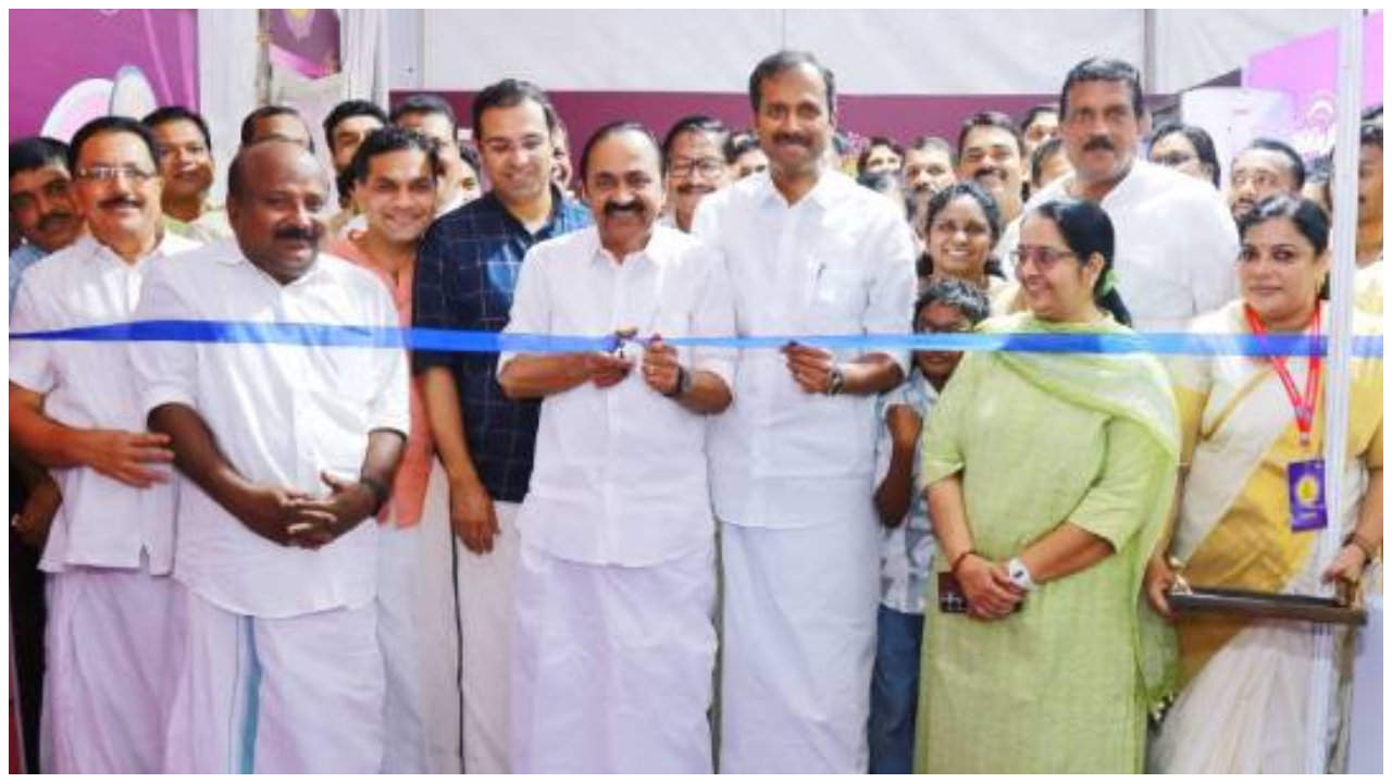 ഓണം മെഗാ ട്രേഡ് ഫെയർ ഓഗസ്റ്റ് 25 വരെ; സപ്ലൈകോയെ സ്വയം പര്യാപ്തമാക്കുമെന്ന് പ്രഖ്യാപിച്ച് മുഖ്യമന്ത്രി വി ഡി സതീശൻ