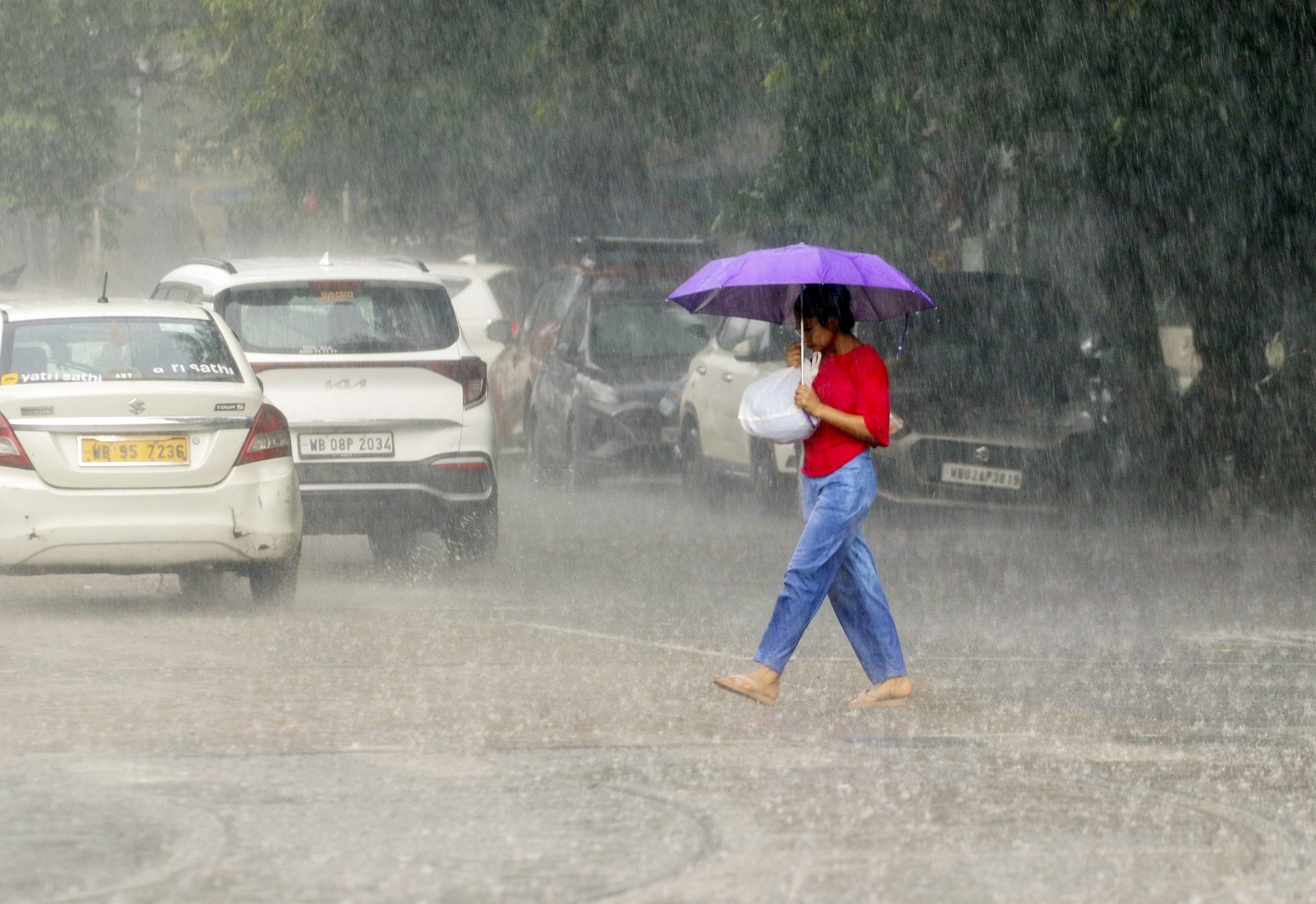 Kolkata Weather Update: Low Pressure Brings Heavy Rain Alert For THESE Places